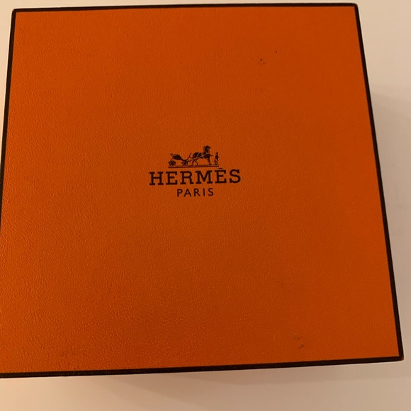 ❌Sold❌Authentic Hermes Sterling Silver Kelly Lock Pendant Necklace - Picture 5 of 5